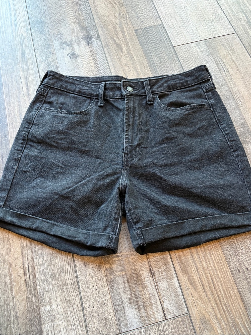 Women’s Old Navy High-Rise Wow Black Jean Shorts